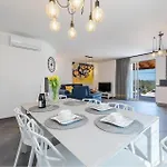 Lovely Home In Tkon With House A Panoramic View 特孔