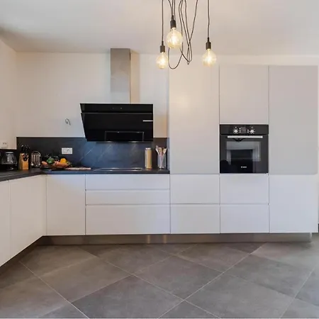Lovely In With House A Panoramic View *