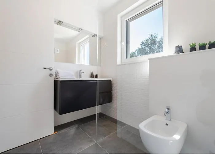 펜션 3 Bedroom Stunning In 트콘