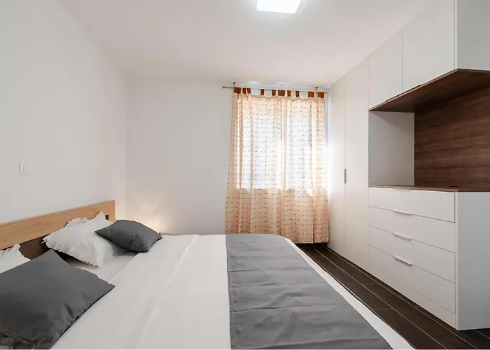 3 Bedroom Stunning In 펜션 *