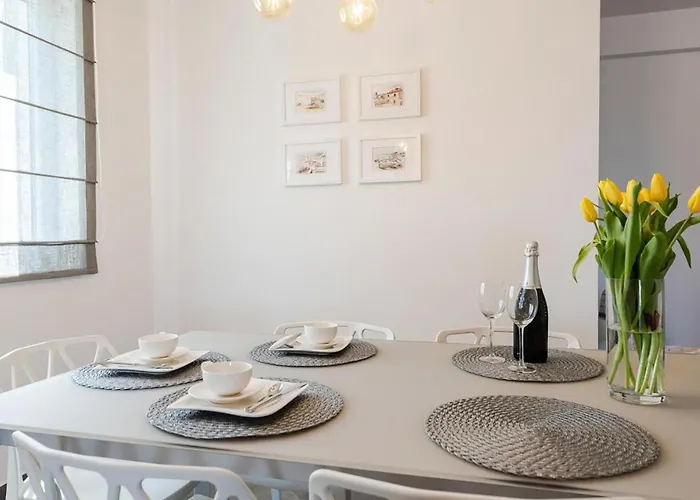 3 Bedroom Stunning In 펜션 트콘