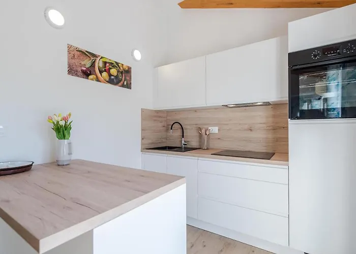 3 Bedroom Stunning In *