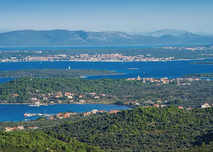 3 Bedroom Stunning In 트콘