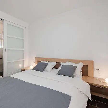 Lovely In With House A Panoramic View Semesterbostad