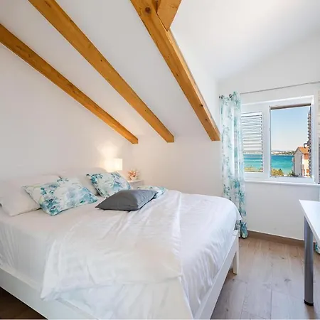 Lovely In With House A Panoramic View Semesterbostad