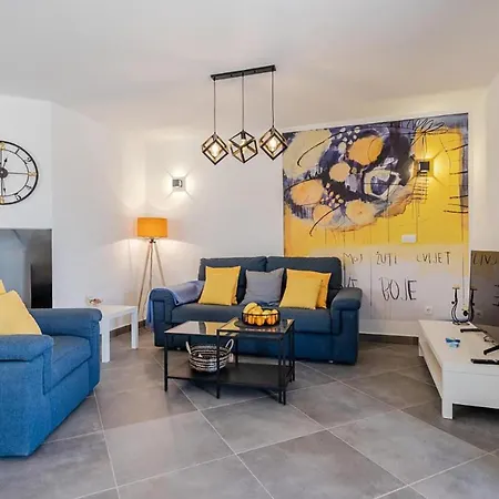 Lovely In With House A Panoramic View