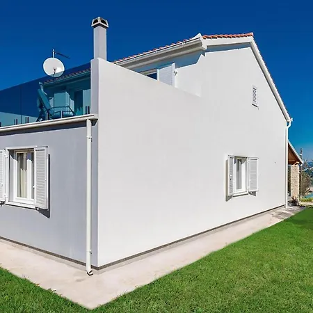 3 Bedroom Stunning In Casa vacanze *