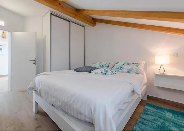 3 Bedroom Stunning In *