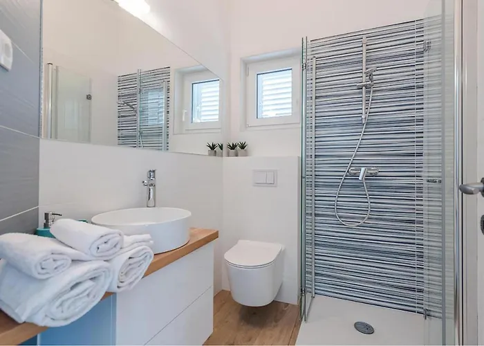 3 Bedroom Stunning In Casa vacanze Tkon